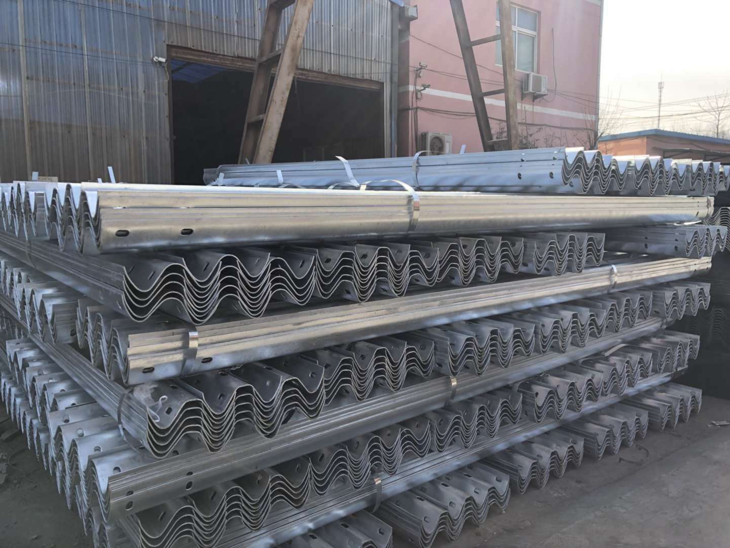 ���λ�����