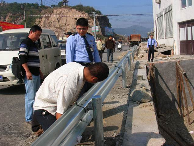 ��·���η�ײ��������Ǯһ��